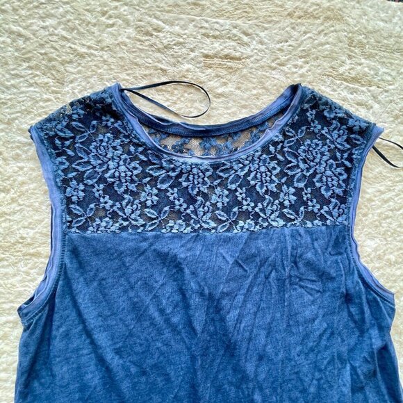 Blue Cotton and Lace Short Sleeved Blouse Tank, Size Large - Picture 2 of 7